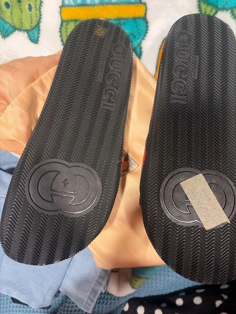 Gucci 28cm size